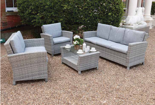 Luxury 4-Piece Outdoor Wicker Sofa Set