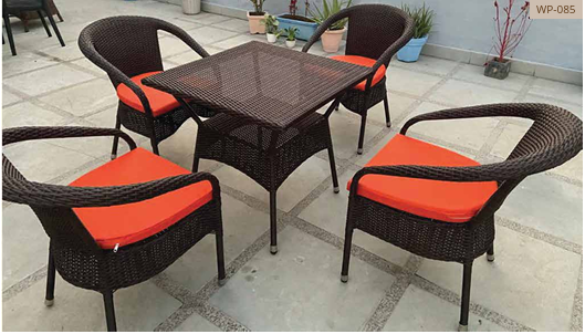 4-Seater Wicker Outdoor Dining Set